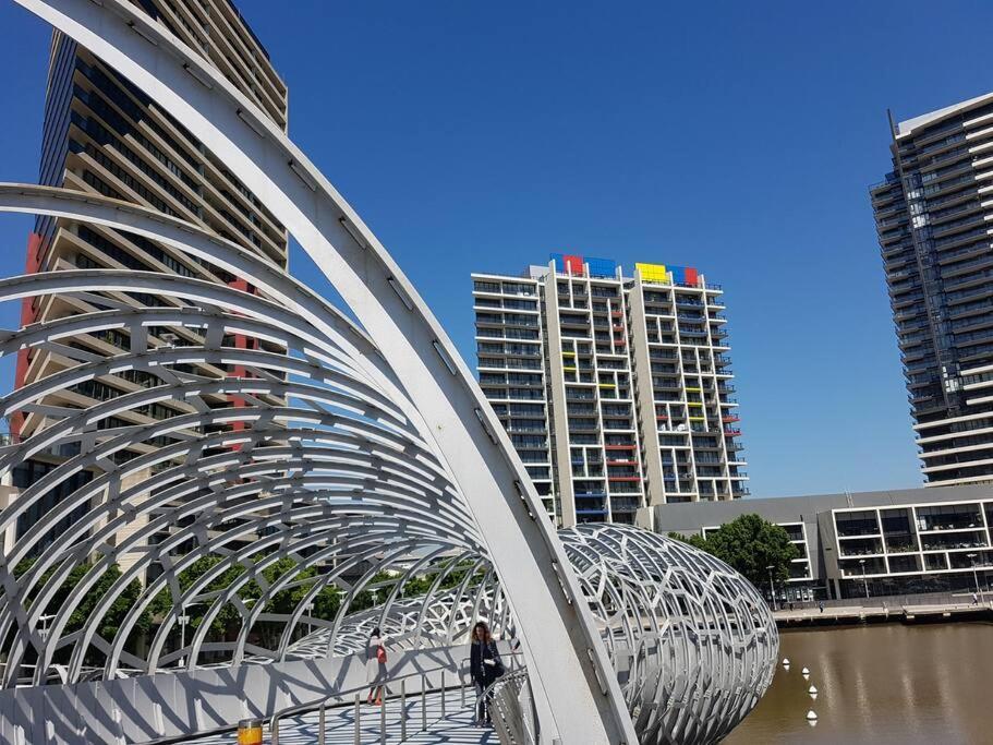 Melbourne Docklands Riverside Views Exterior foto